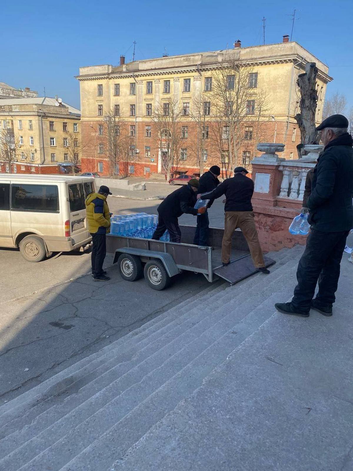 Жителям Марганецької громади видали понад 5 тисяч  пляшок питної бутильованої води 7