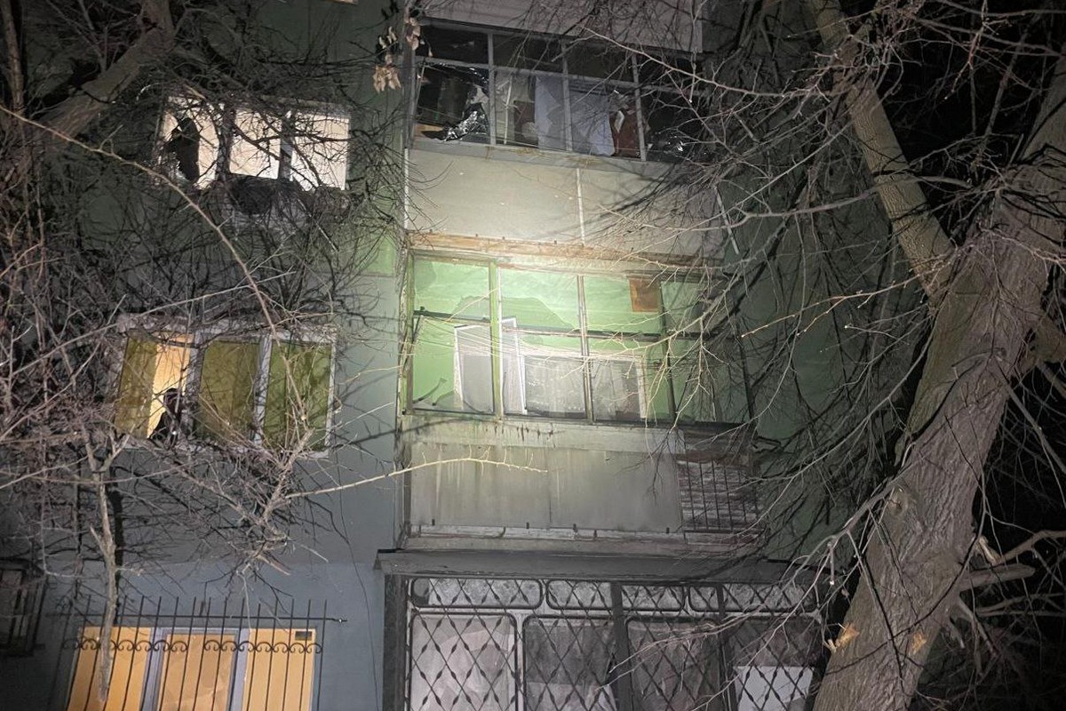Поранений, сталася пожежа і знищено 5 БПЛА: росіяни атакували Нікополь та ще один район 1 атакували Нікополь 4