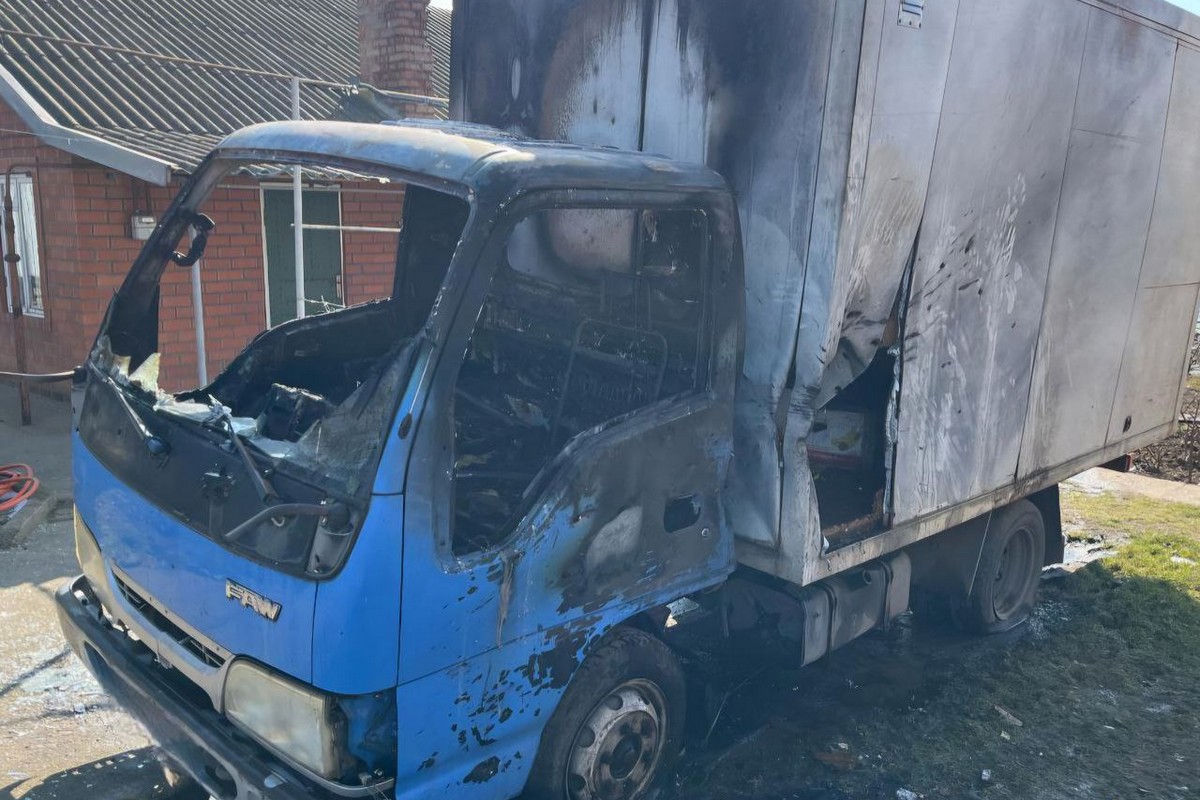 Троє поранених і руйнування: росіяни атакували Нікопольщину та ще один район області 1 атакували Нікопольщину 3