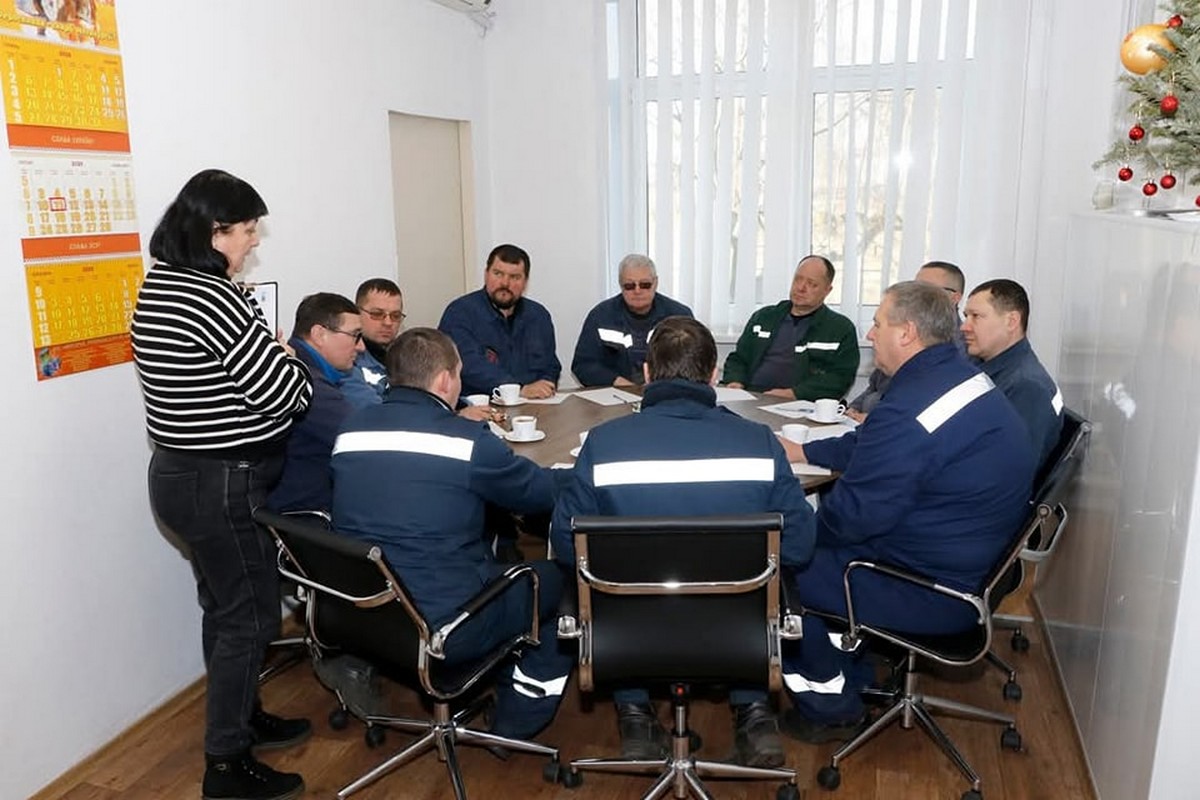 Центр освіти Нікополя провів тренінг з ментального здоров'я для феросплавників (фото) 1 я Центр освіти Нікополя провів 2