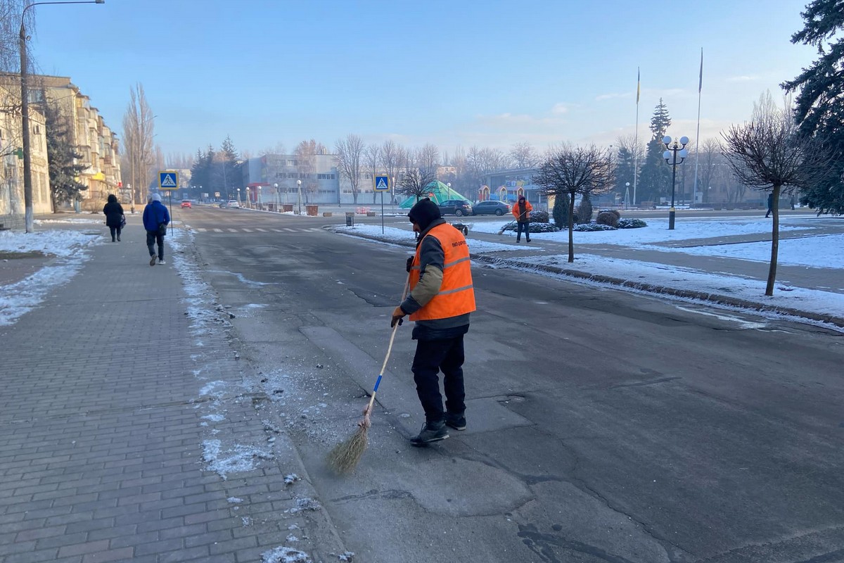 комунальники Покрова долають наслідки негоди (фото) 3