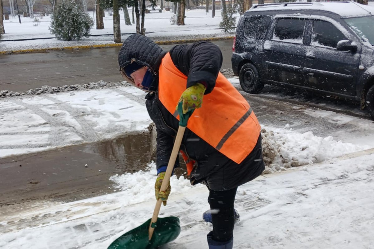 комунальники Покрова долають наслідки негоди (фото) 4