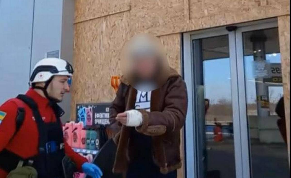 На Нікопольщині чоловіку з осколковим пораненням надали допомогу волонтери Червоного Хреста 1 на Нікопольщині