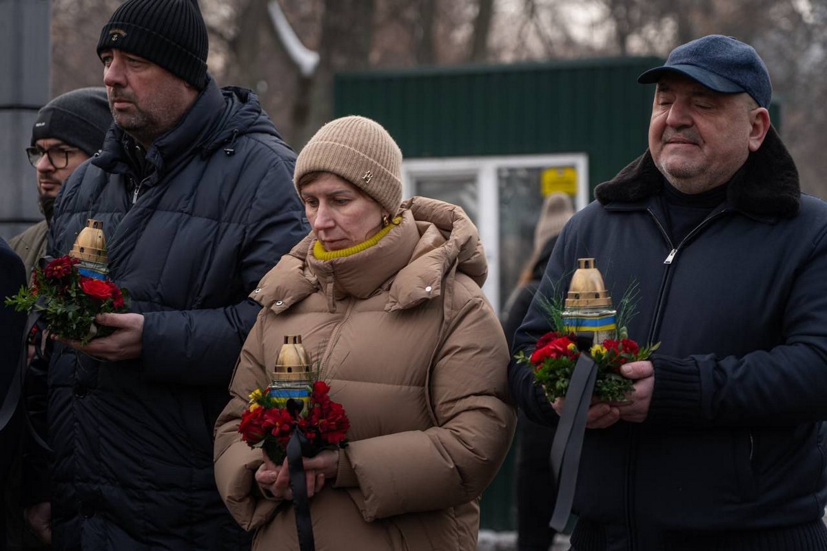 «Стали символом незламності у боротьбі, що триває»: у Дніпрі сьогодні вшанували пам’ять Героїв Небесної Сотні (фото)