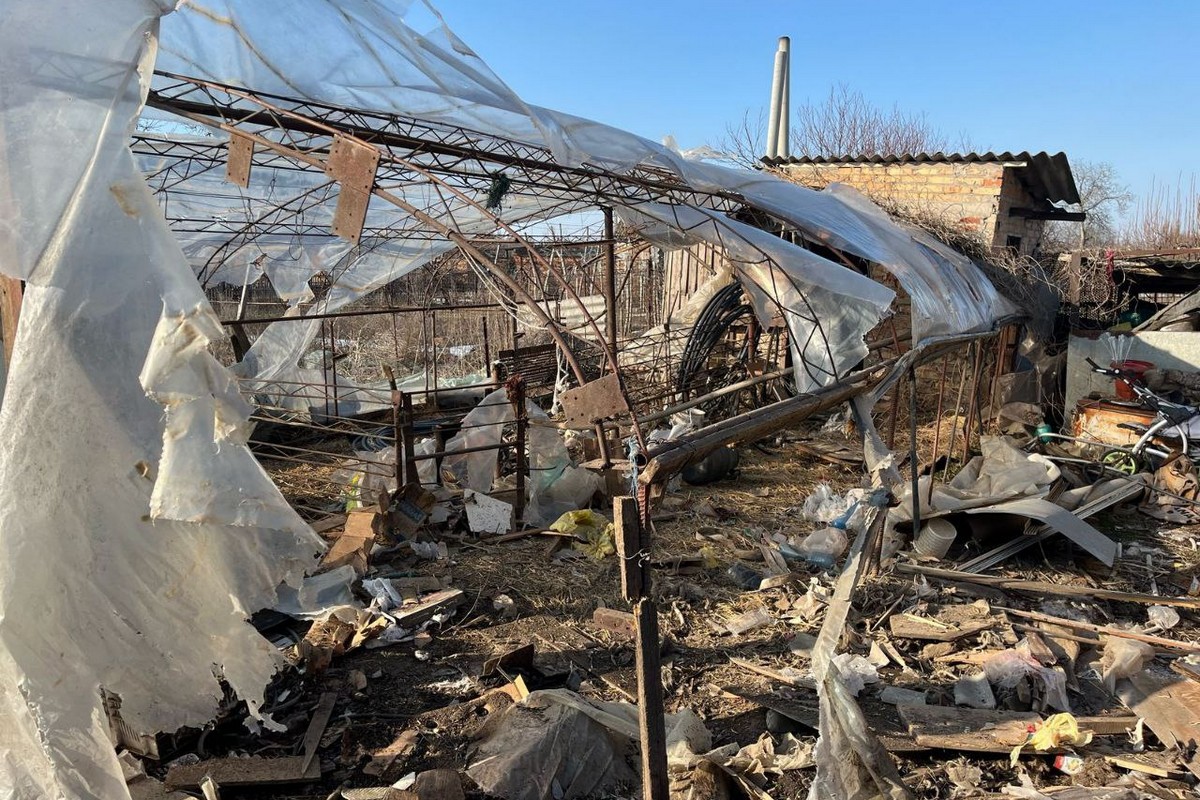 Ворог атакував Нікополь і ще три громади району 24 лютого – є руйнування (фото) 1 Ворог атакував Нікополь і ще три громади району 24 лютого – є руйнування (фото)