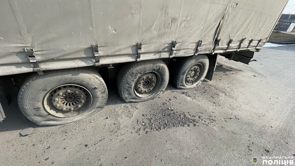 «Після 3-ї години ночі та на ранок агресори відновили атаки на Нікополь» - поліція про наслідки обстрілів Дніпропетровщини за добу