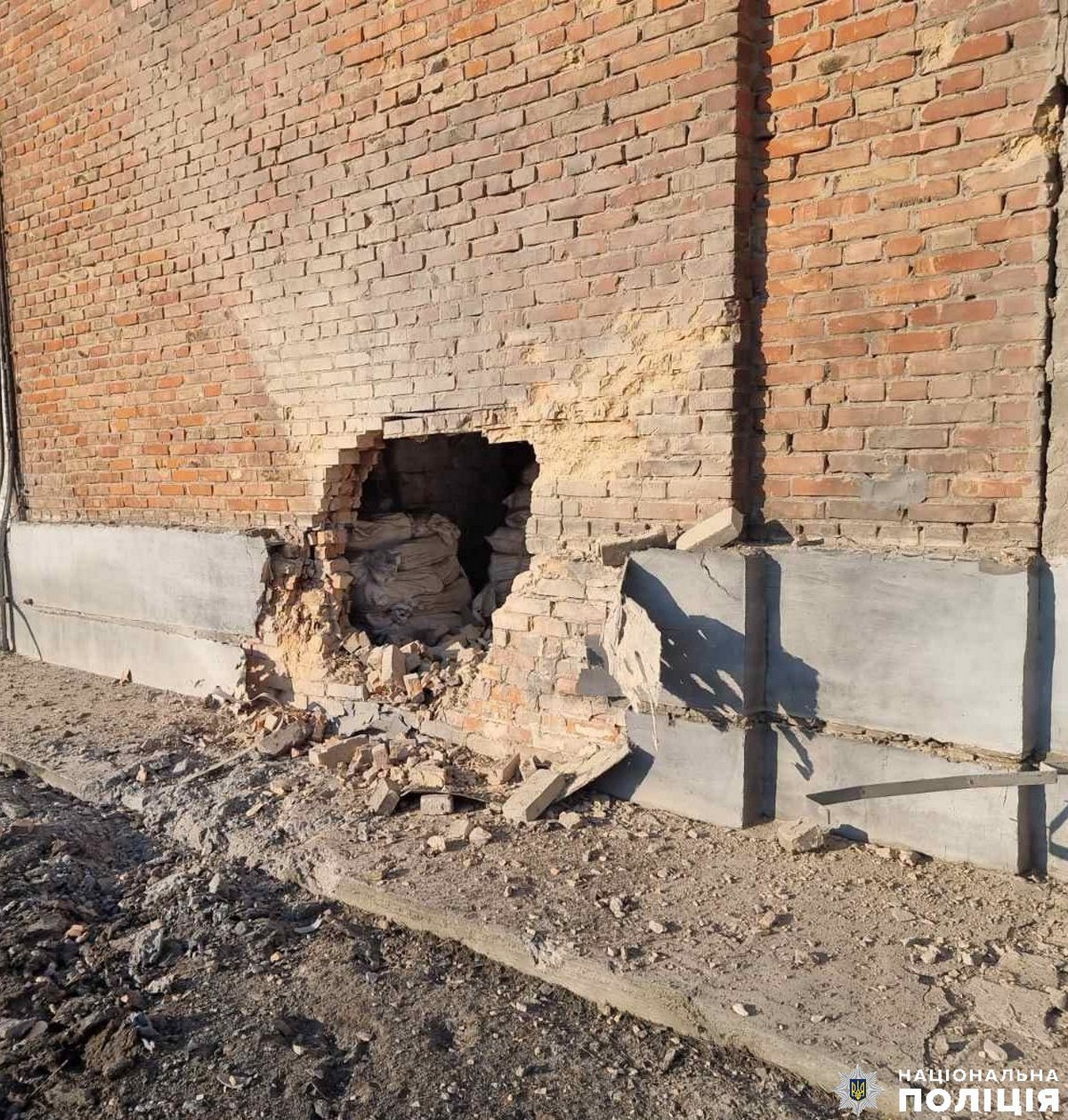 «Після 3-ї години ночі та на ранок агресори відновили атаки на Нікополь» - поліція про наслідки обстрілів Дніпропетровщини за добу