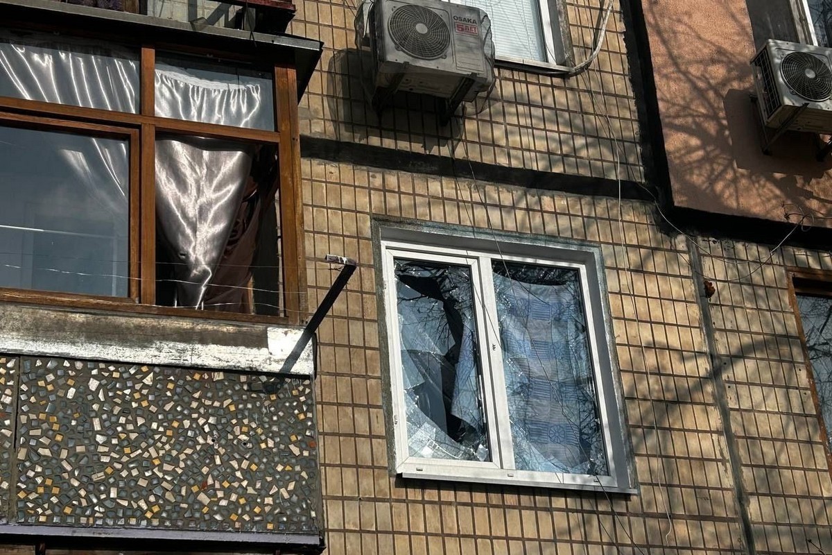 Четверо поранених у Нікополі і Кривому Розі внаслідок ворожих обстрілів – поліція (фото) 1 Четверо поранених у Нікополі і Кривому Розі внаслідок ворожих обстрілів – поліція (фото)