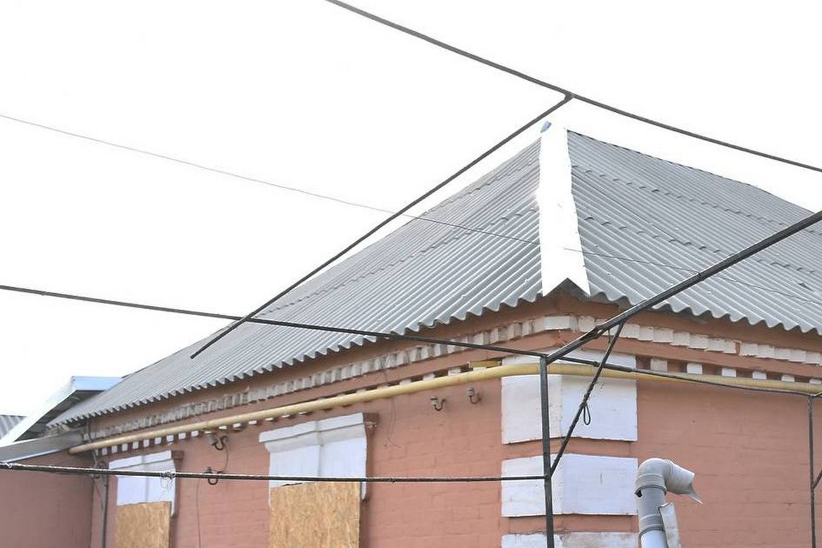 У Нікополі почали відновлювати будинки, які зазнали складних пошкоджень внаслідок обстрілів (фото) 1 У Нікополі почали відновлювати будинки, які зазнали складних пошкоджень внаслідок обстрілів (фото)