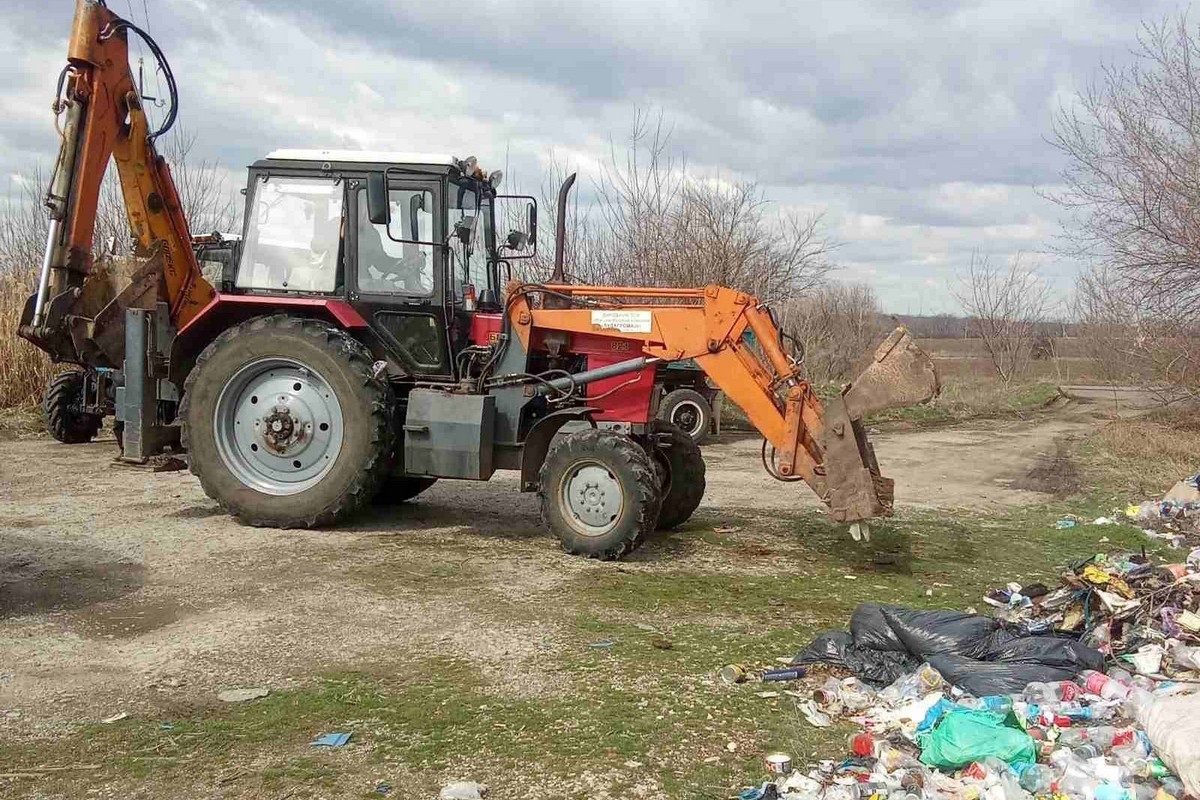 На Нікопольщині мінус ще одне сміттєзвалище (фото) 1 На Нікопольщині мінус ще одне сміттєзвалище (фото)