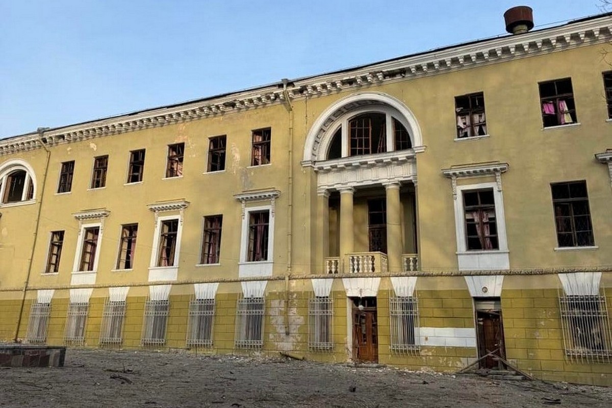 У Дніпрі окупанти розтрощили символ імперської величі - палац Потьомкіна. Тепер його перейменують