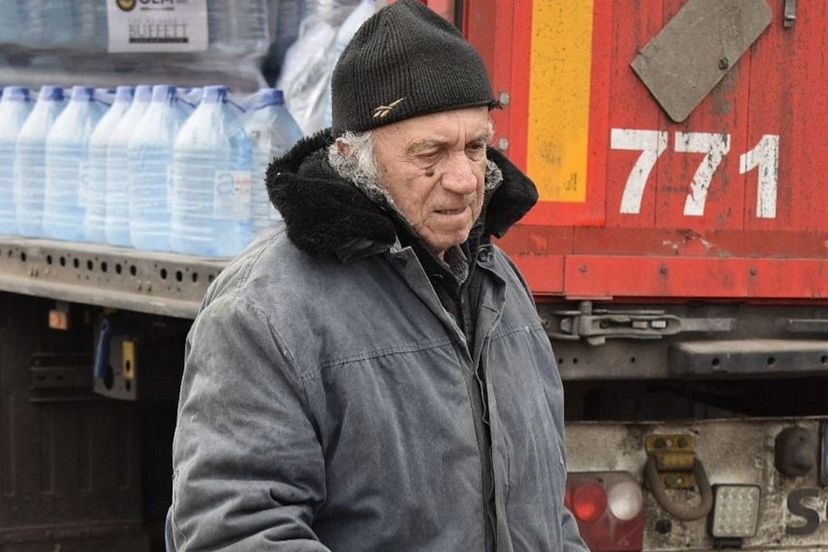 Гуманітарна допомога у Мирівській громаді: мешканці отримали воду і набори для вагітних та немовлят