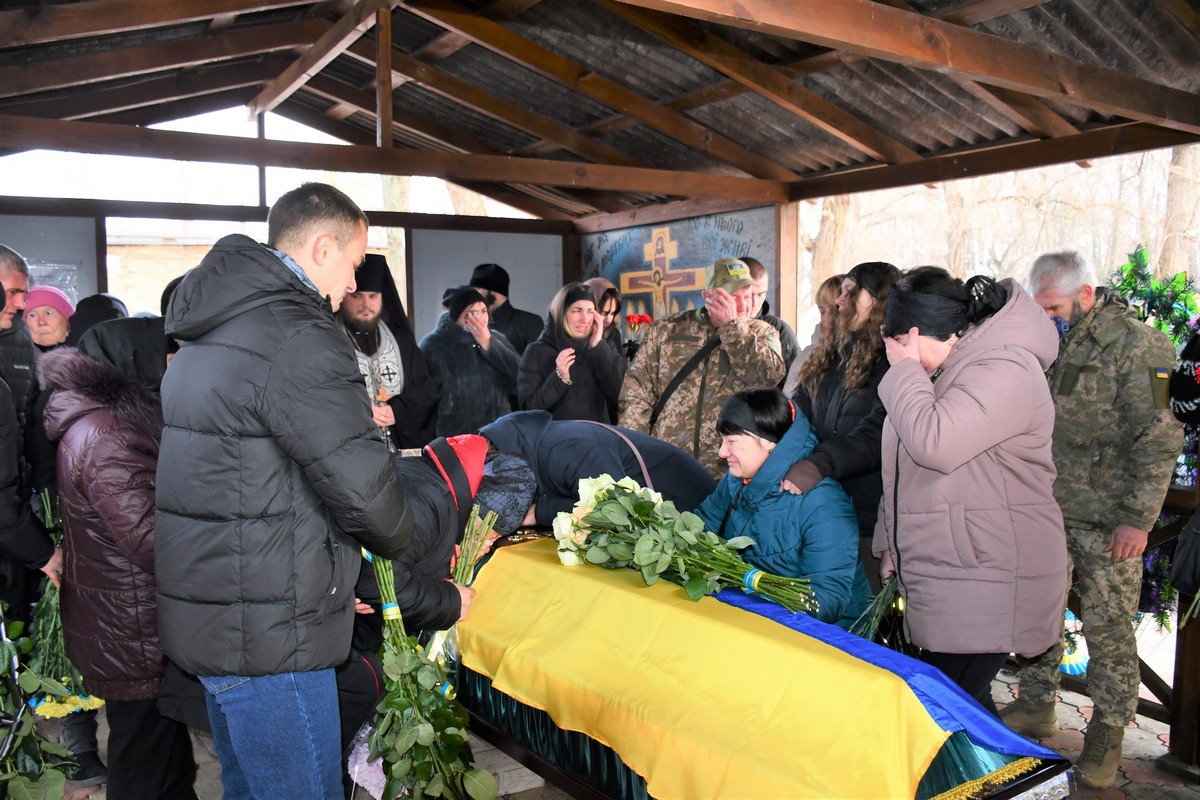 Вбиті росією мешканці Нікопольщини: Захисник з Нікополя Дмитро Тимофєєв сьогодні святкував би своє 49-річчя…