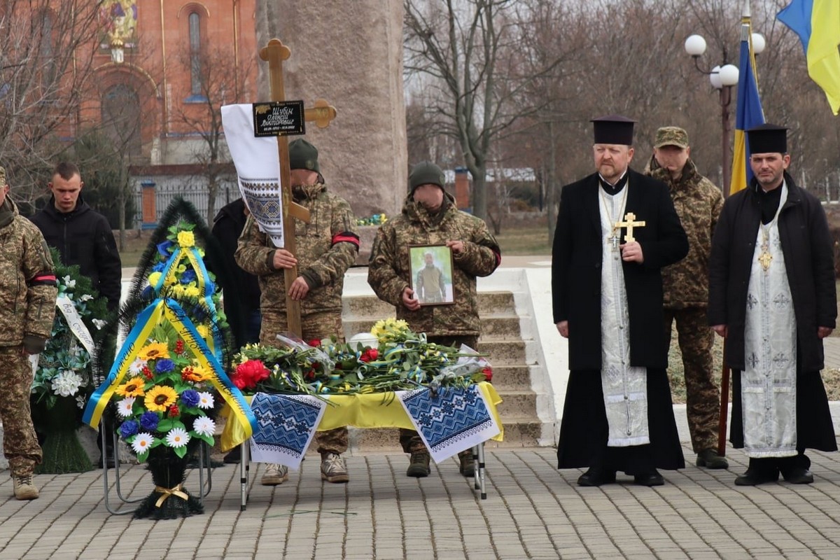 Покров сьогодні попрощався з футболістом Олексієм Шубіним, який загинув на війні (фото)