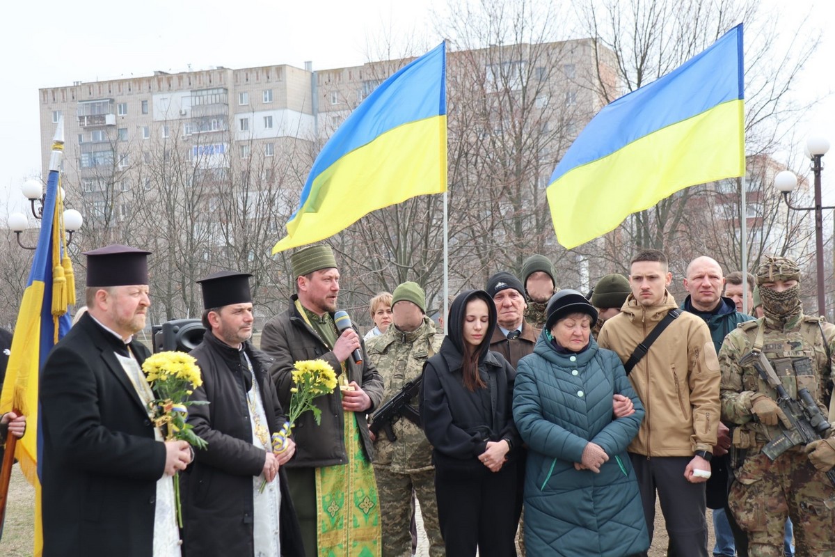 Покров сьогодні попрощався з футболістом Олексієм Шубіним: фото