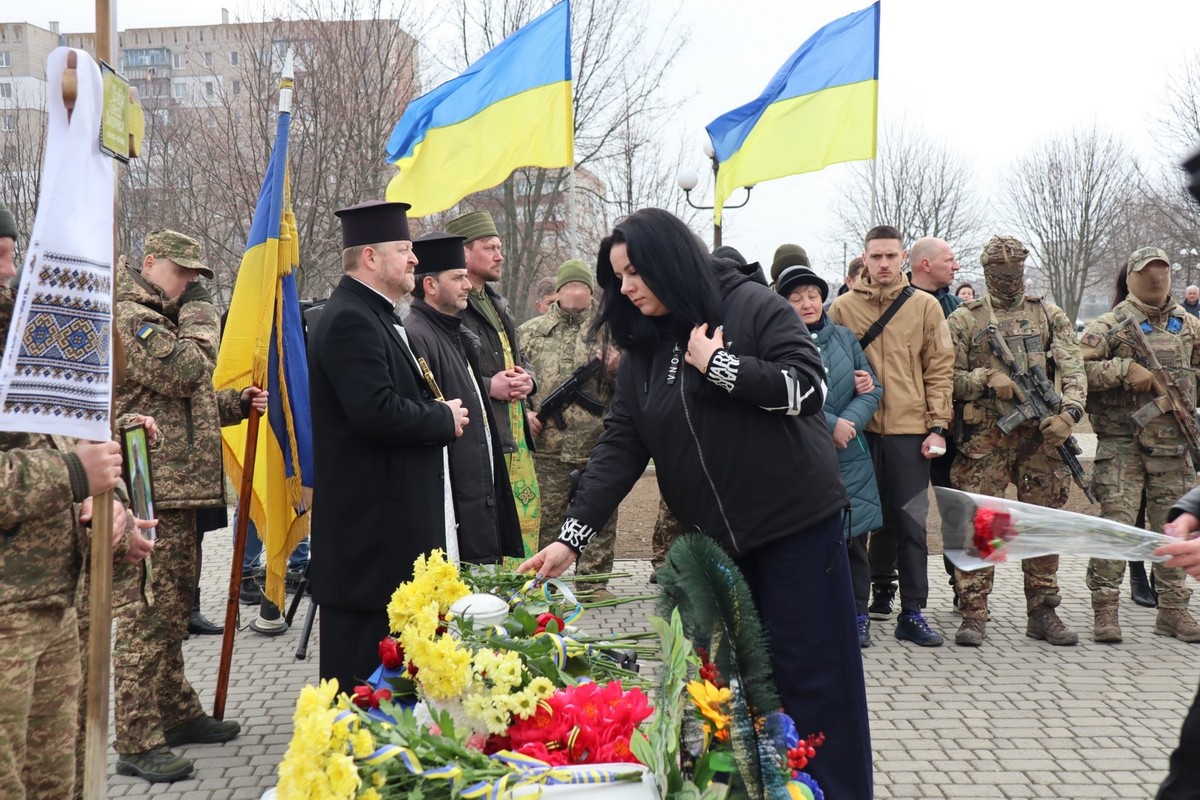 Покров сьогодні попрощався з футболістом Олексієм Шубіним: фото