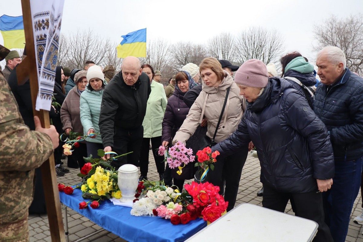 Покров сьогодні попрощався з футболістом Олексієм Шубіним: фото