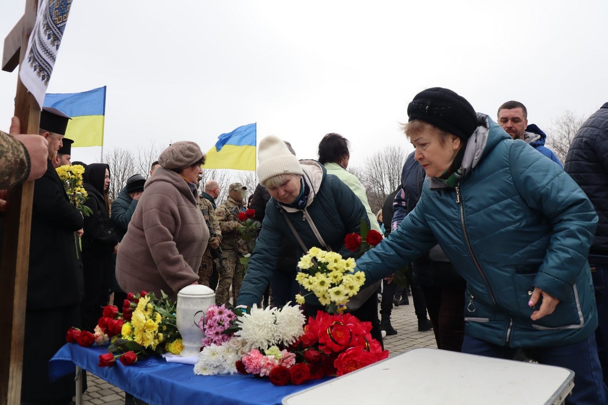 Покров сьогодні попрощався з футболістом Олексієм Шубіним: фото