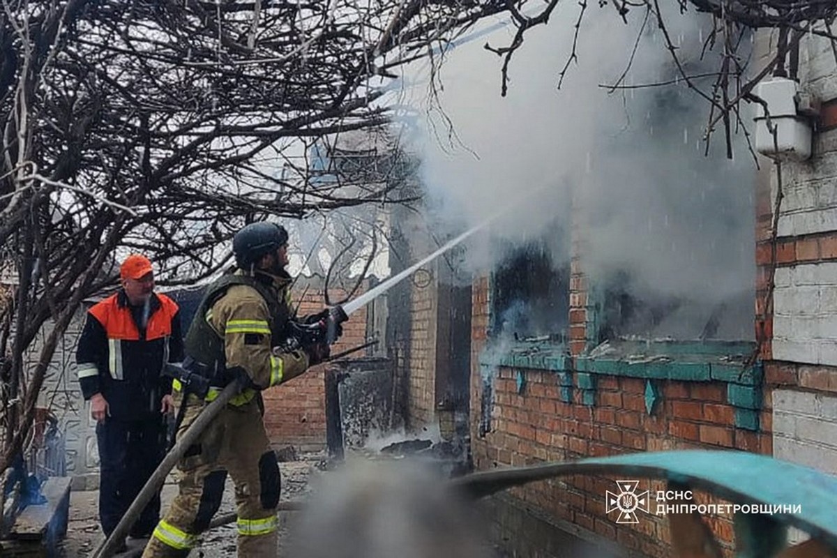 Внаслідок пожежі на Нікопольщині жінка отримала отруєння продуктами горіння 1 Внаслідок пожежі на Нікопольщині жінка отримала отруєння продуктами горіння