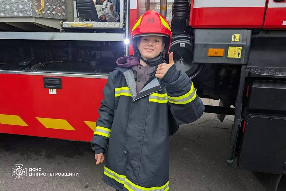 В Покрові вогнеборці зустрілися з учнями ліцею (фото) 1 В Покрові вогнеборці зустрілися з учнями ліцею (фото)