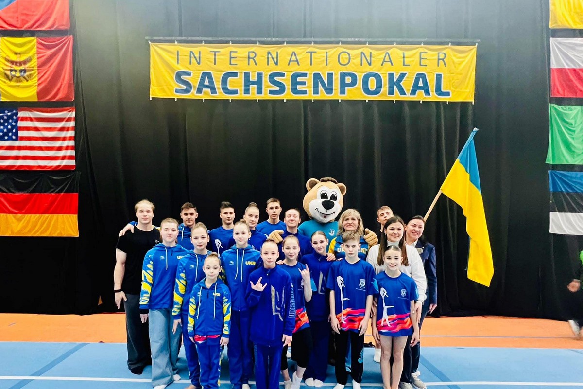 Акробати з Покрова стали переможцями міжнародних та обласних змагань (фото) 1 Акробати з Покрова стали переможцями міжнародних та обласних змагань (фото) 2