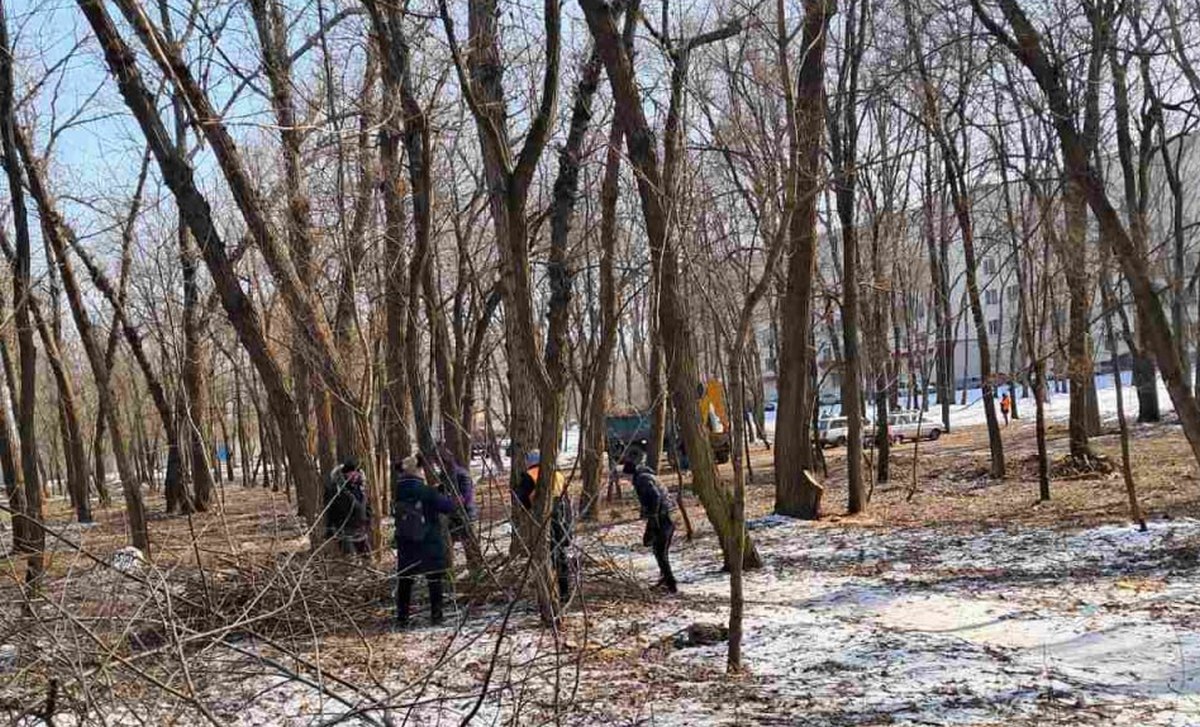 Чим займалися комунальники Марганця на початку весни (фото) 1 Комунальники Марганця 2