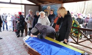 Нікополь провів в останню путь ще одного Захисника 2