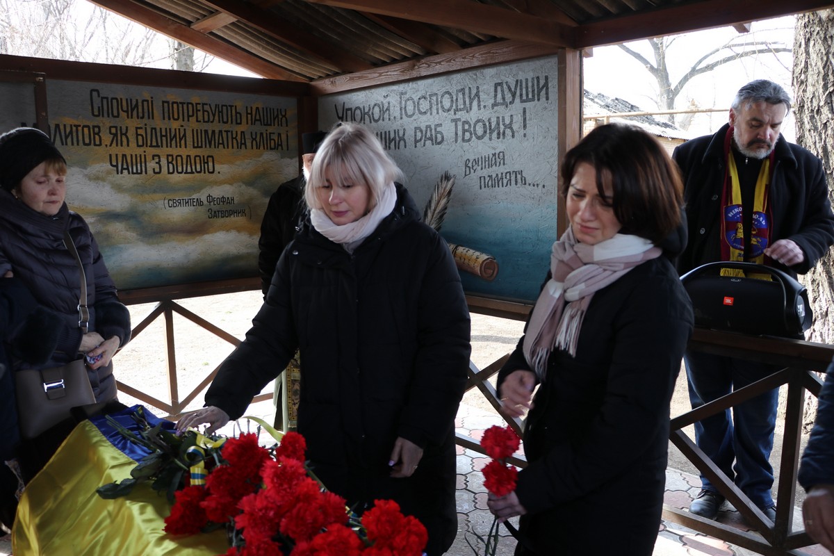 Нікополь провів в останню путь ще одного Захисника 3