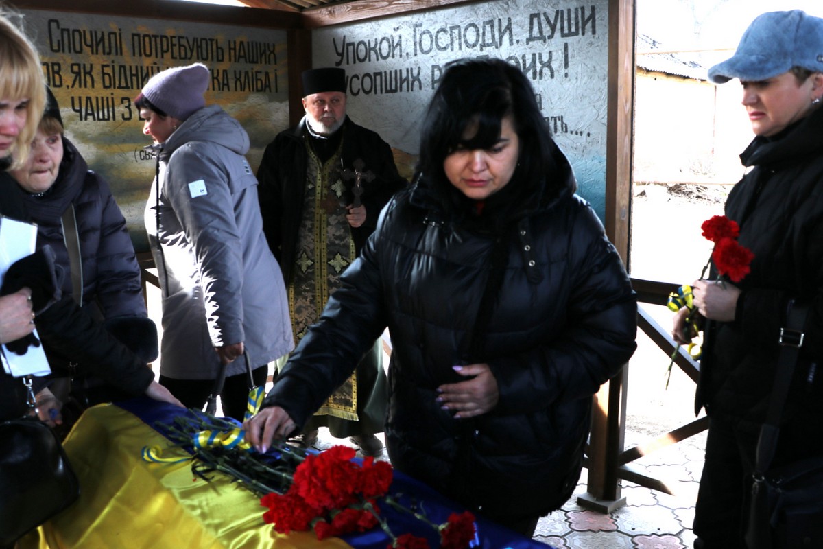 Нікополь провів в останню путь ще одного Захисника 4