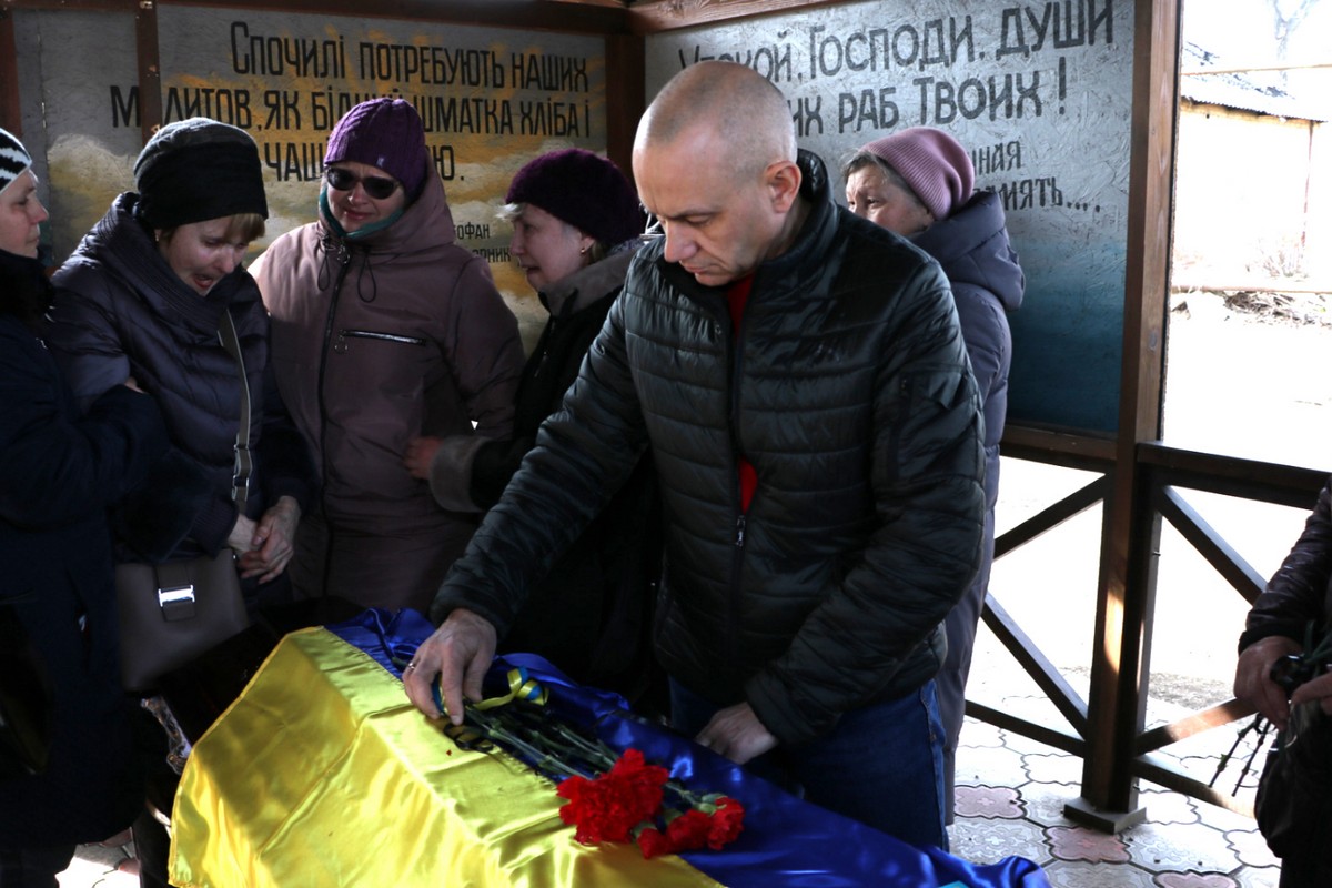 Нікополь провів в останню путь ще одного Захисника 5