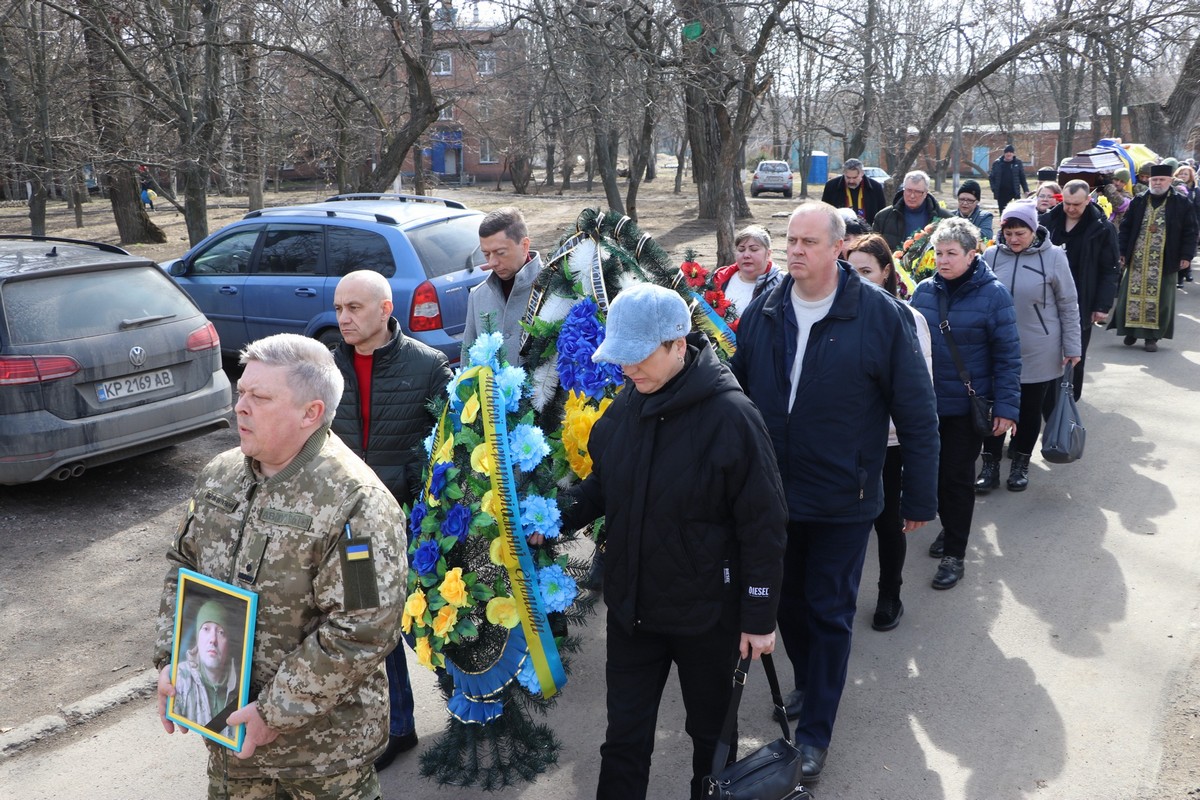 Нікополь провів в останню путь ще одного Захисника 7