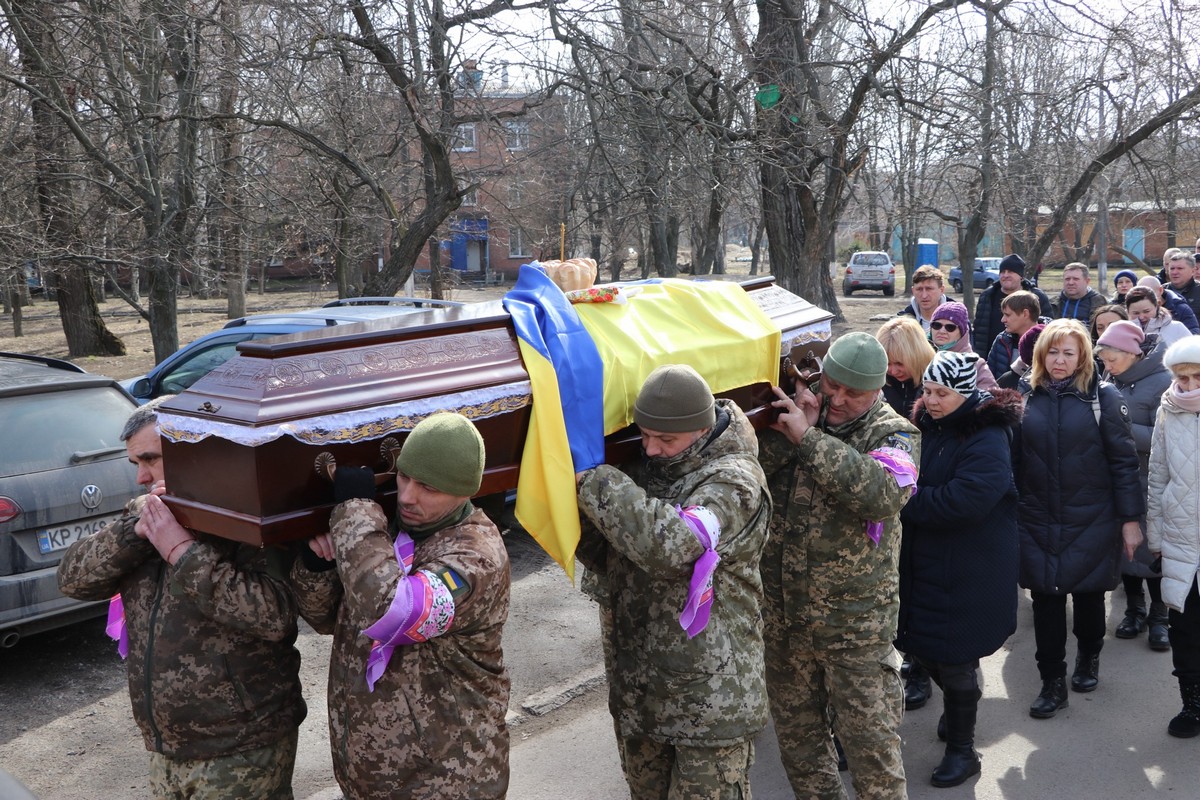 Нікополь провів в останню путь ще одного Захисника 9