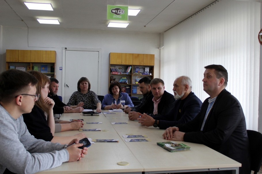 В рамках програми «Пліч-о-пліч»: Нікопольщину відвідав голова Переяславської громади 1 Нікопольщину відвідав 6