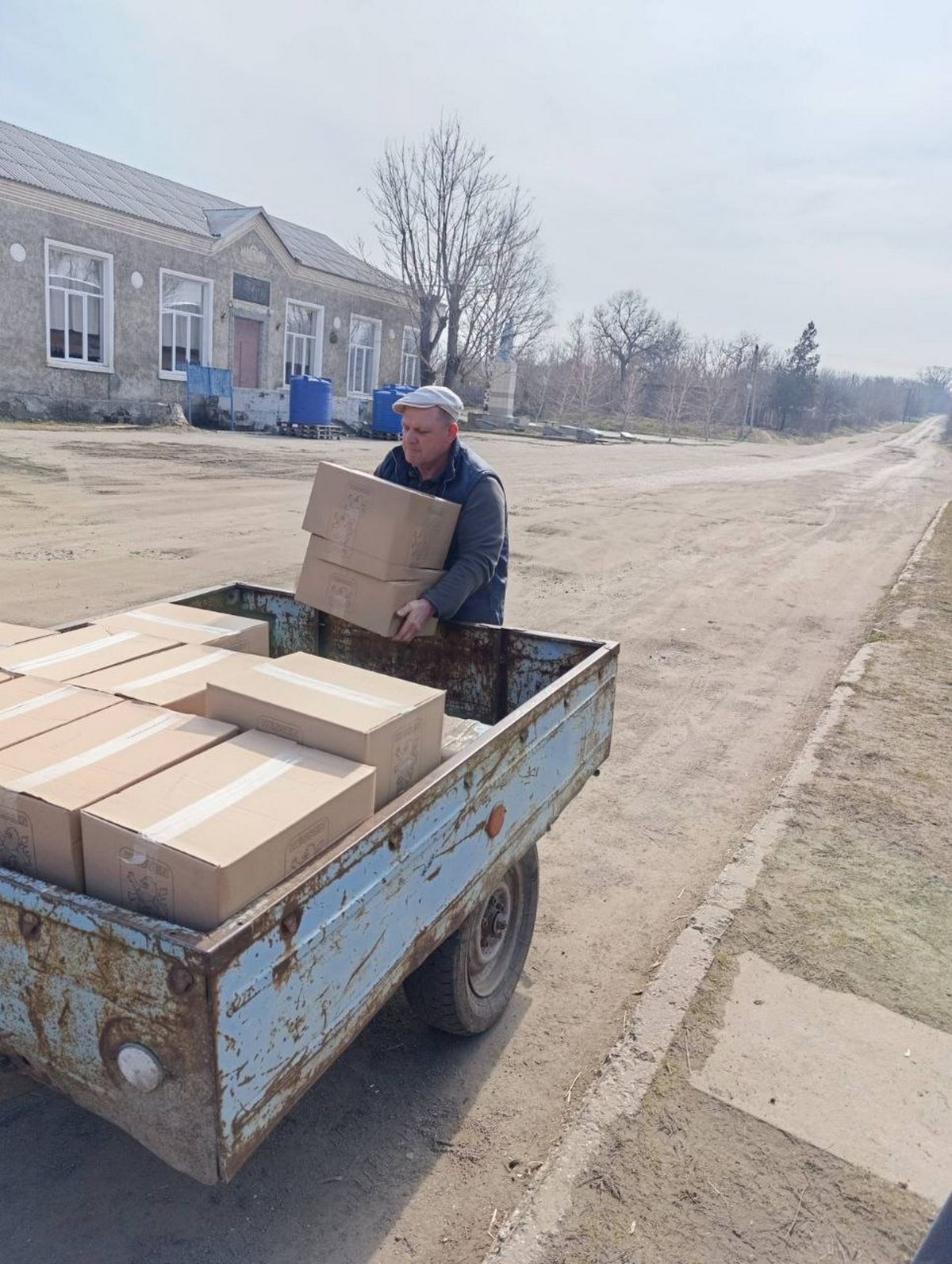 Жителям Марганецької громади видали допомогу від благодійників (фото)