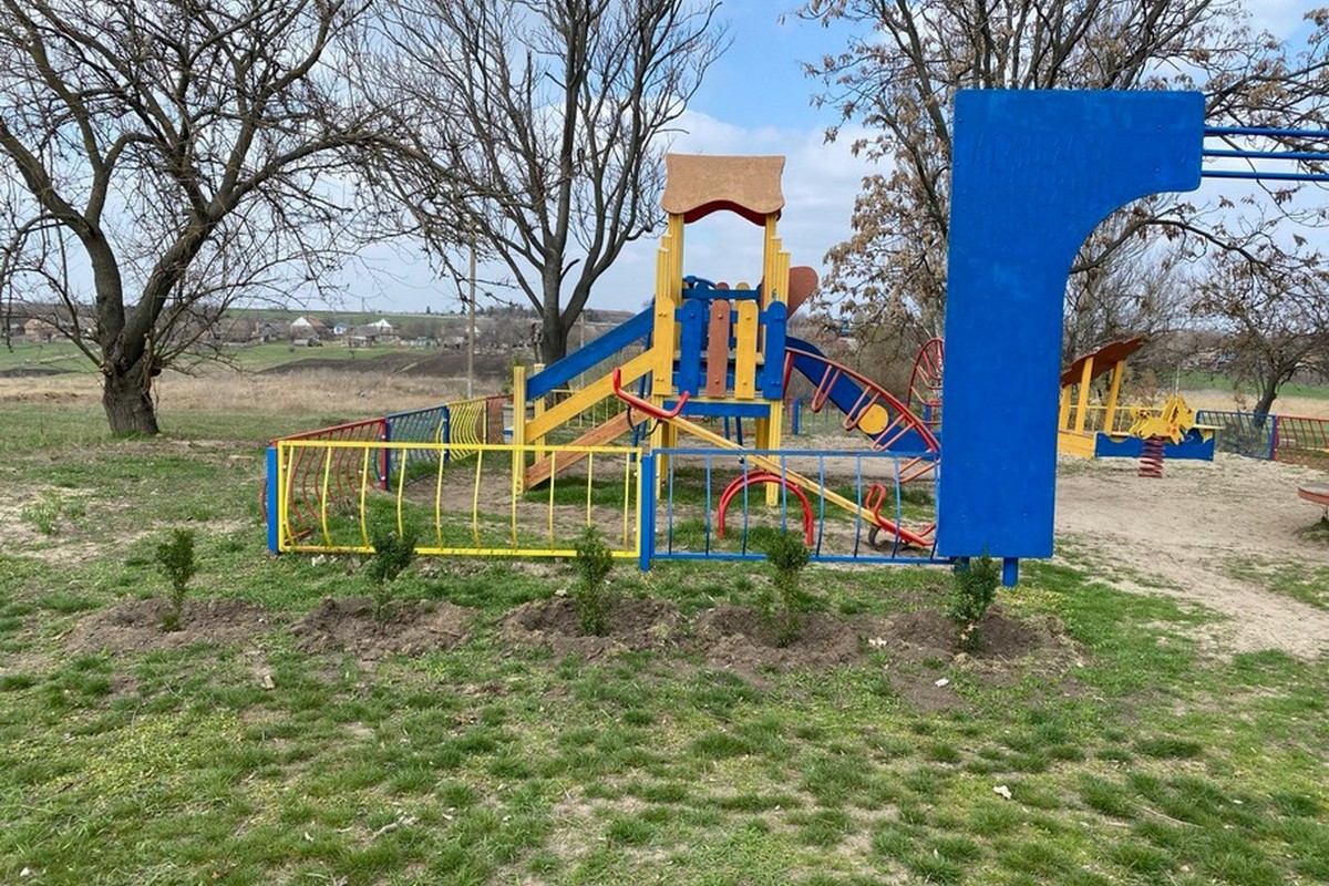 Зі спеціального екологічного фонду: у Червоногригорівській громаді проводять роботи з озеленення