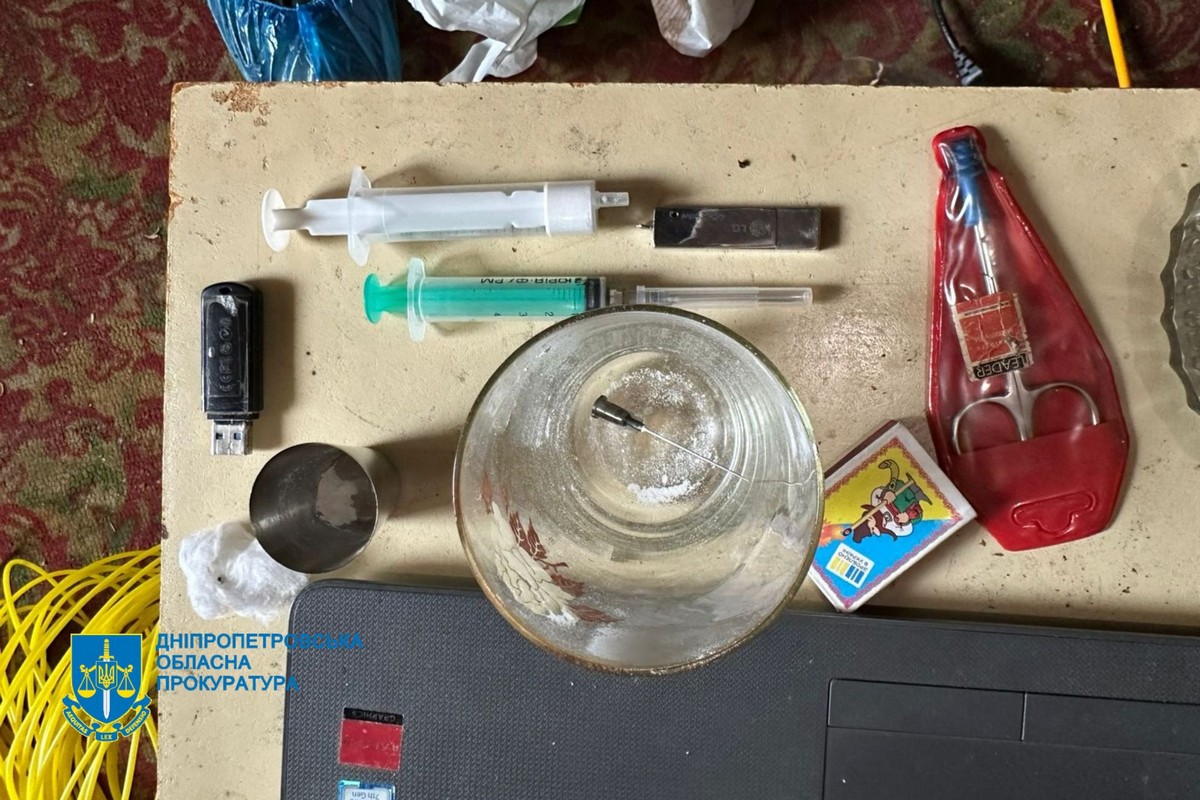 Налагодили наркобізнес у Нікополі і Покрові: викрито 16 учасників злочинної організації «Біле братство»