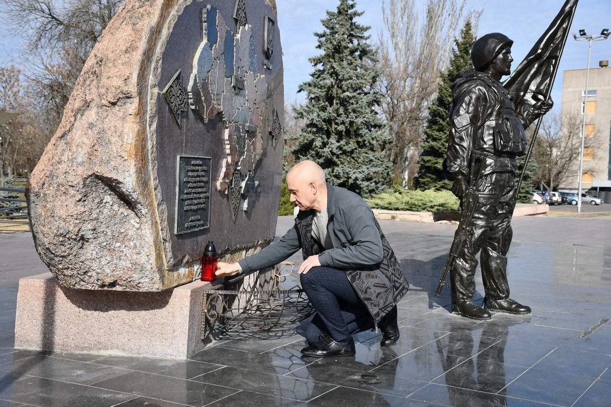 У Нікополі сьогодні, в День добровольця, вшанували Героїв (фото)