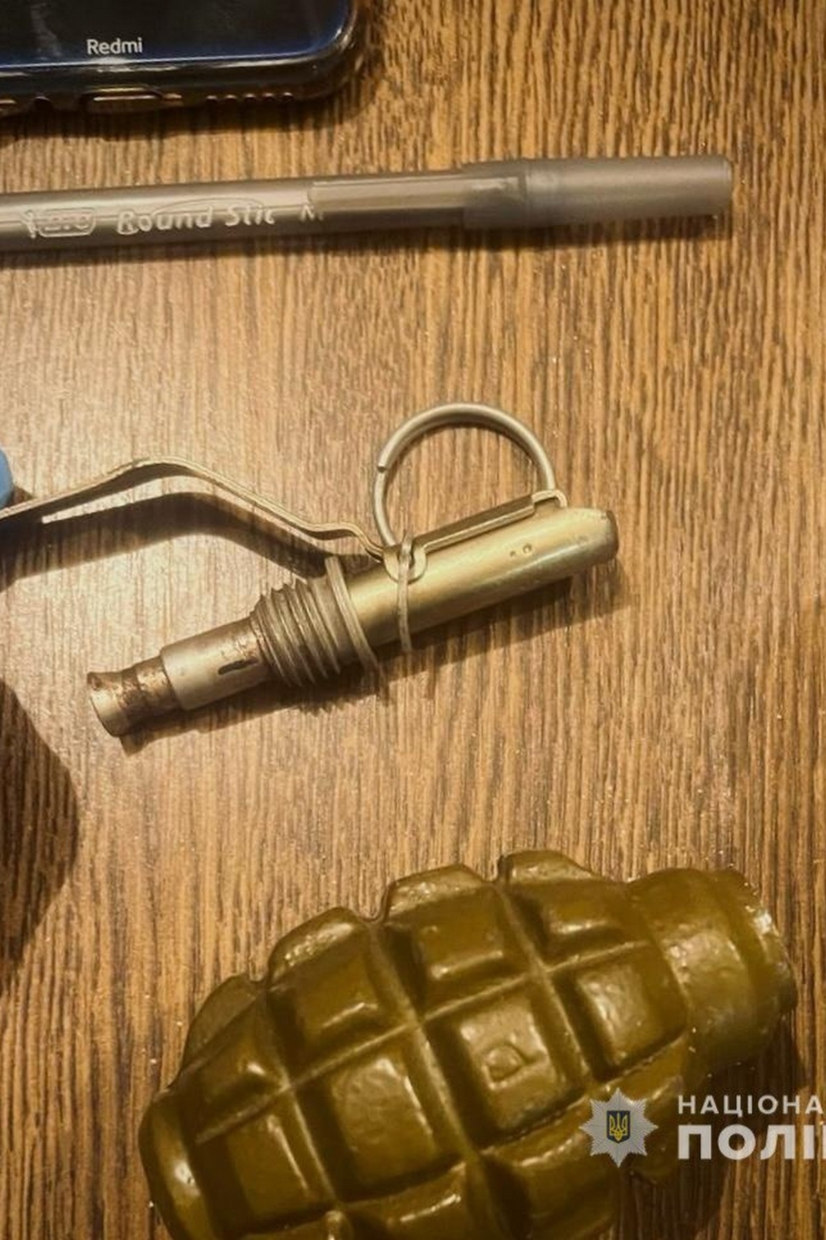 Кинула гранату в бік сусіда, який зробив зауваження за гучну музику: у Дніпрі затримали 38-річну жінку