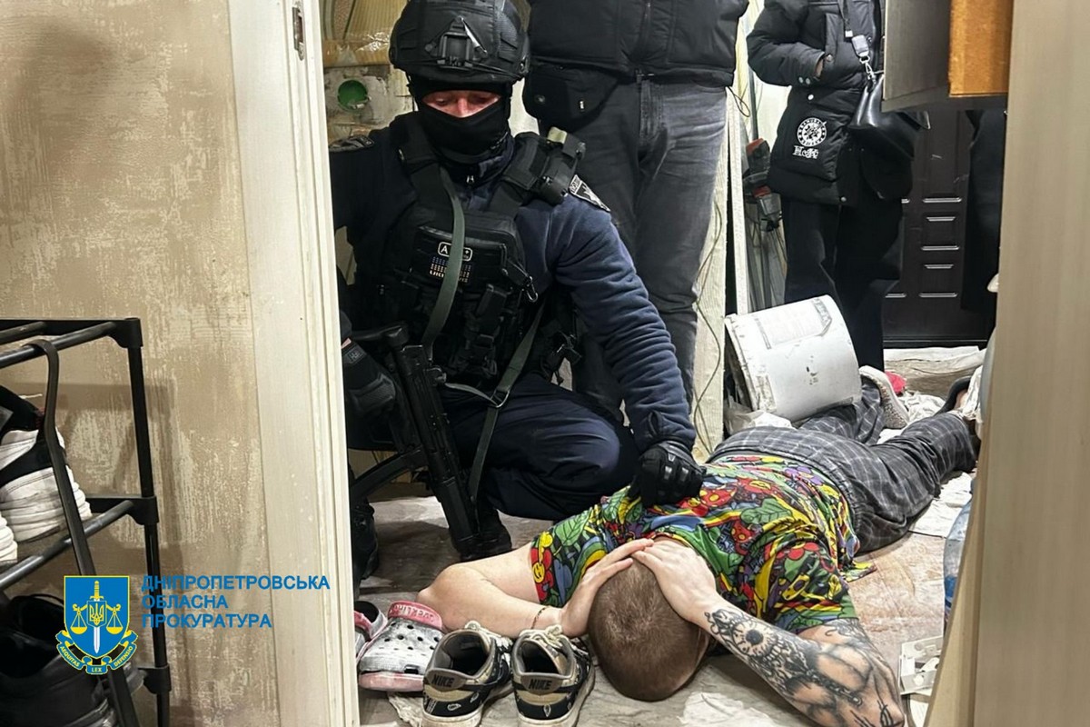 Шахрайський «Сall-центр» на Дніпропетровщині ошукав громадян ЄС на 11 млн євро 1 Шахрайський «Сall-центр» на Дніпропетровщині ошукав громадян ЄС на 11 млн євро