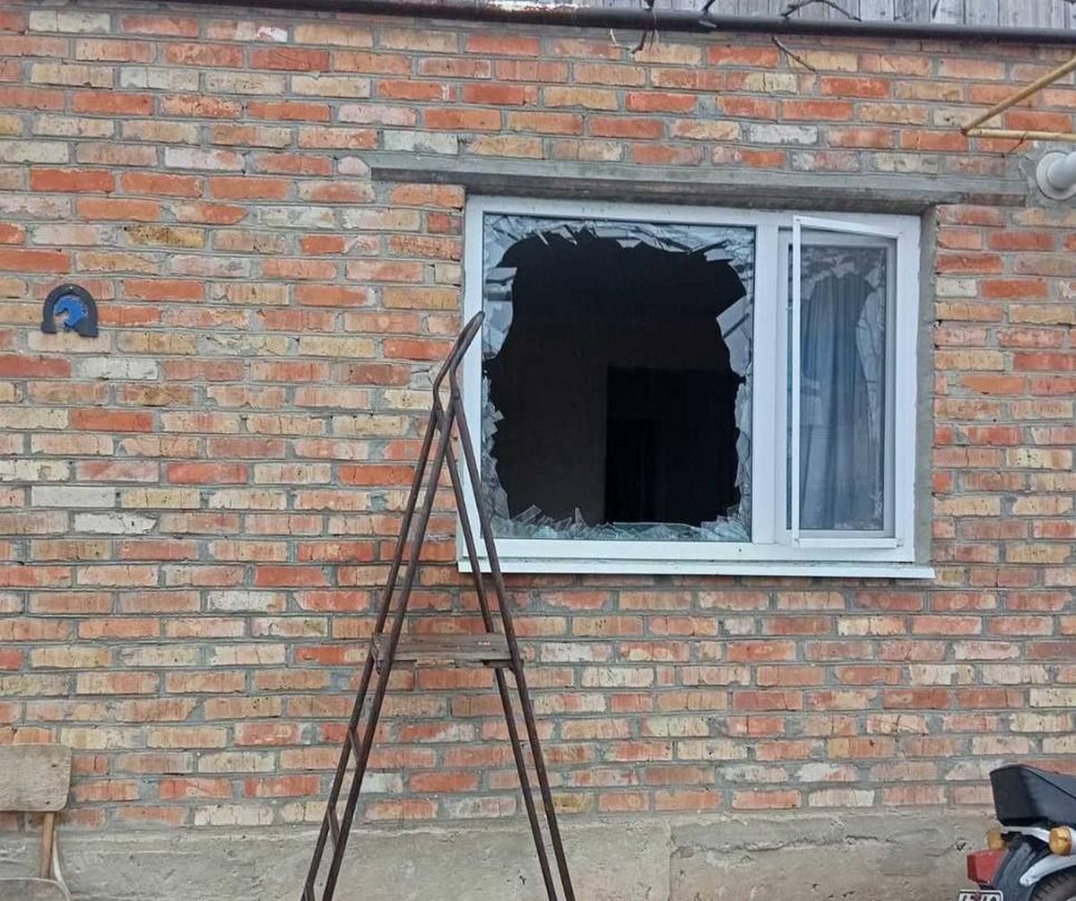 Є пошкодження, зайнялася суха трава: ворог гатив по Нікополю і району 1 по Нікополю і району 2