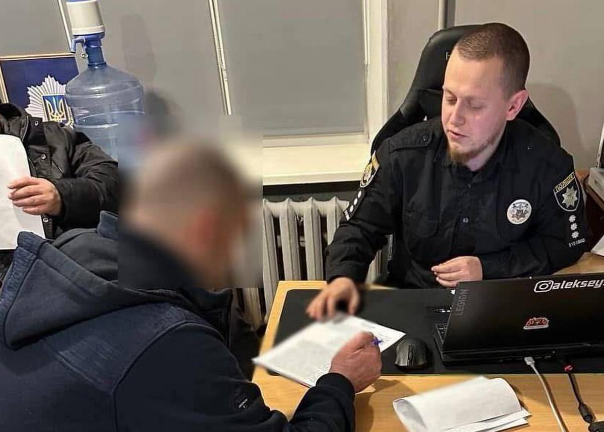 Кинув страйкбольну гранату біля закладу освіти: у Дніпрі судитимуть 40-річного чоловіка 1 у Дніпрі судитимуть 40 річного чоловіка