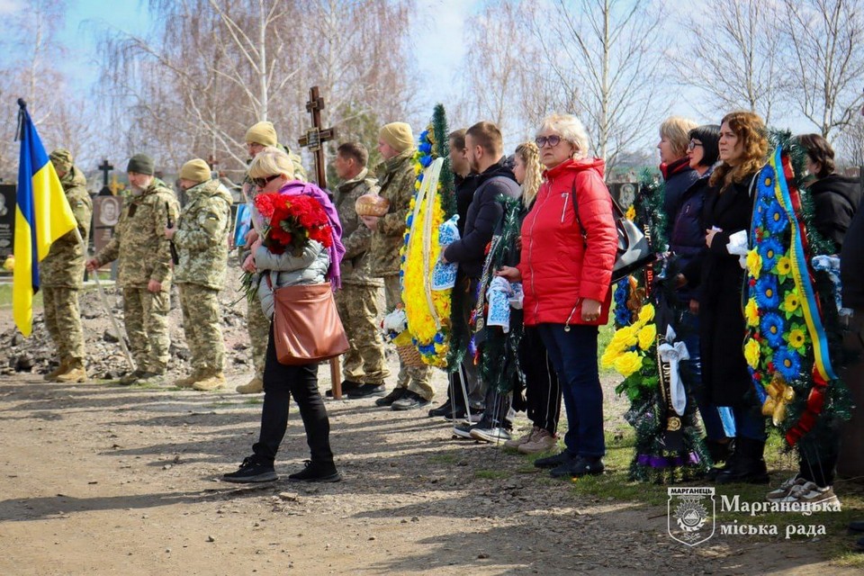 У Марганці простилися з полеглим Захисником Богданом Нємцовим (фото) 1 у Марганці 5