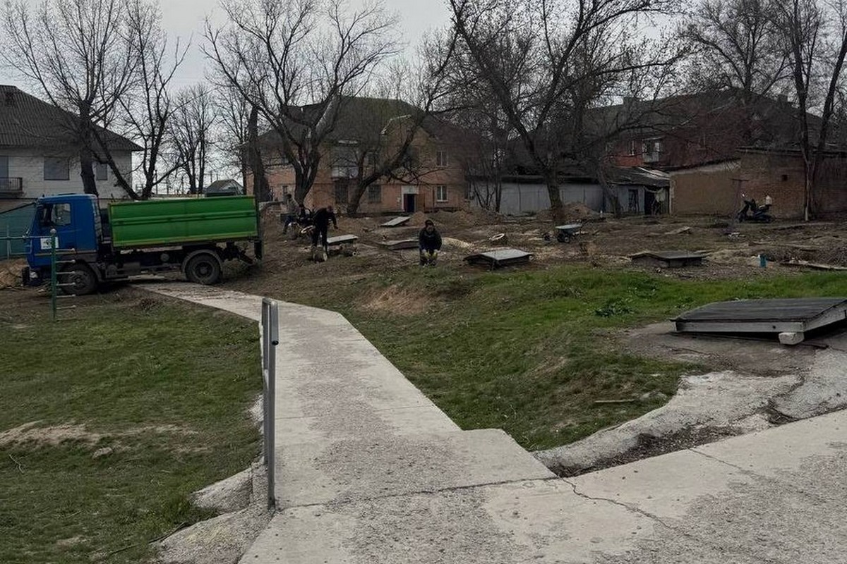 Вивезли тонни сміття: на Нікопольщині захаращену територію перетворили на затишний куточок