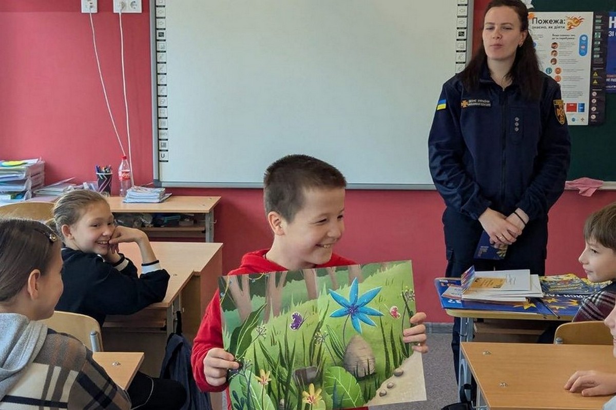 У Покрові рятувальники провели для п’ятикласників урок безпеки (фото)