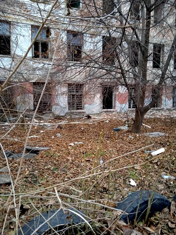 Тильна частина будівлі Тильна частина будівлі