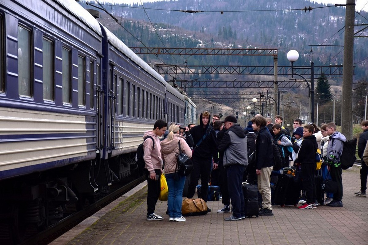 Запросили дітей на відпочинок і виділили 339 400 грн на воду: прифронтовій громаді Нікопольщини допомагає Славсько 1 Запросили дітей на відпочинок і виділили 339 400 грн на воду: прифронтовій громаді Нікопольщини допомагає Славсько