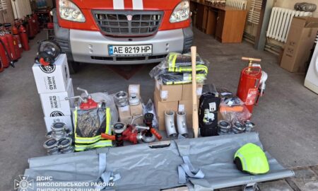 Рятувальники Нікопольщини отримали бойовий одяг та обладнання від благодійників