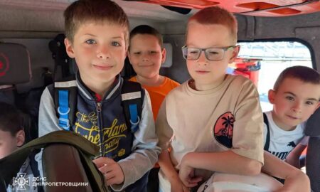 Малеча з ліцею Покрова завітала до рятувальників (фото)