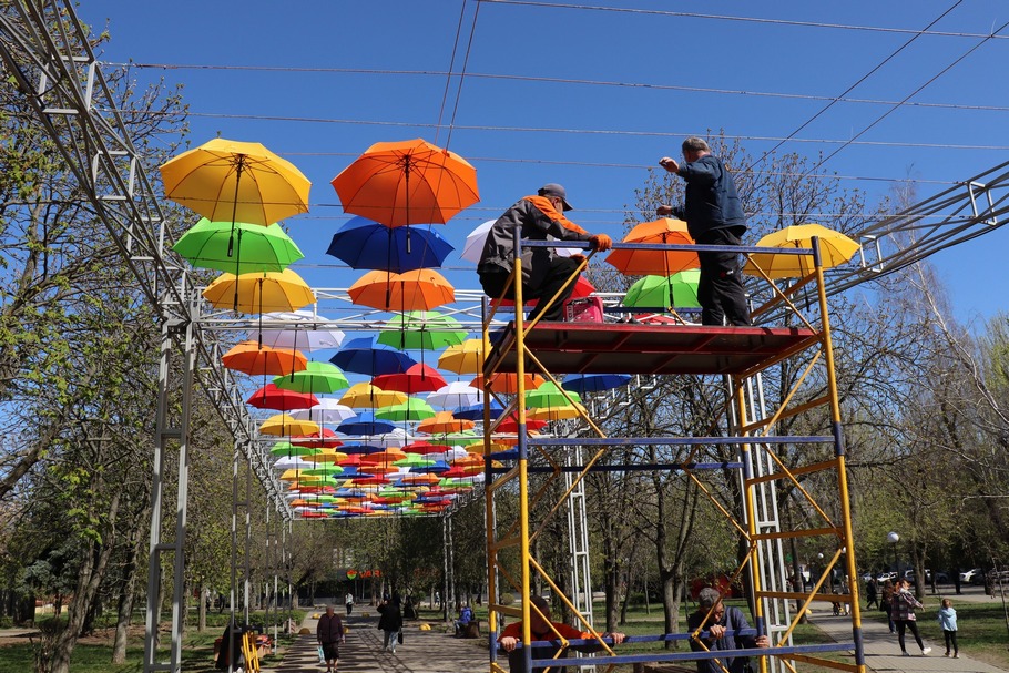 Чим займаються комунальники Покрова напередодні Великодня (фото)