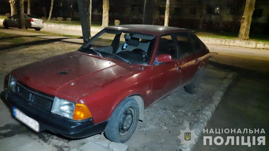 На Нікопольщині чоловік відкрив стрілянину по автомобілю з людьми: затримано мешканця Покрова 1 На Нікопольщині чоловік відкрив стрілянину по автомобілю з людьми